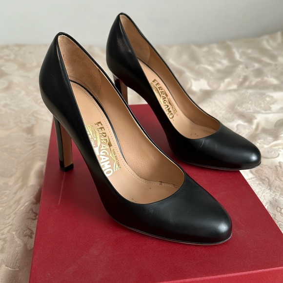 Salvatore Ferragamo - Picture 1 of 2